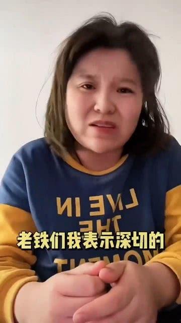 吃瓜网红小女孩,揭秘吃瓜网红小女孩的萌态日常