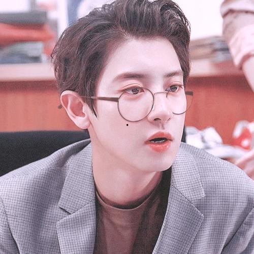 娱乐爆料伯贤,揭秘明星背后的故事